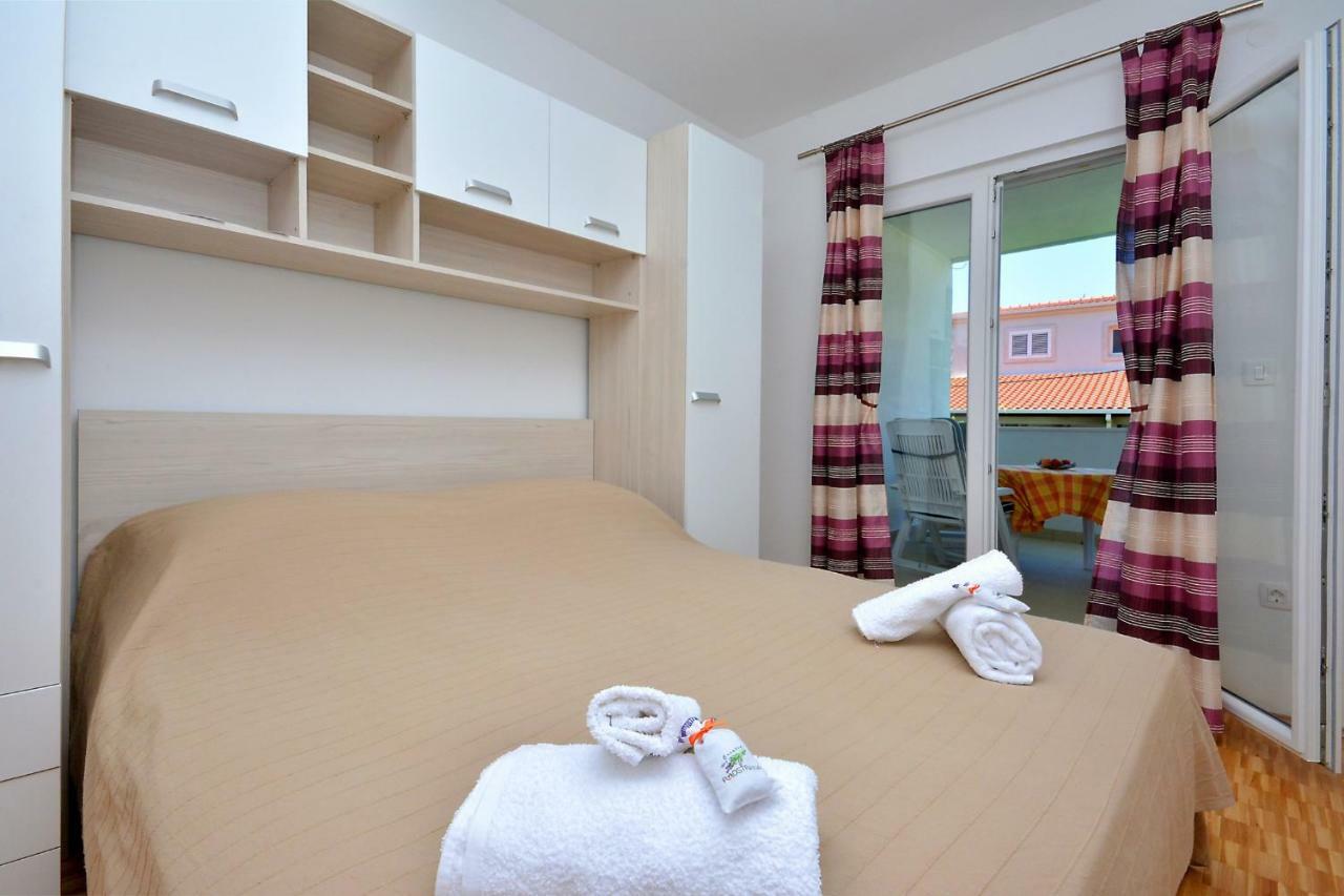 M & M Apartment Подстрана Екстериор снимка